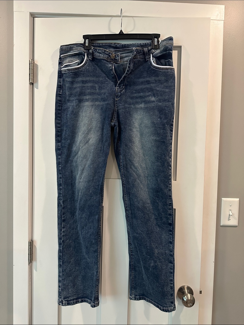 Dark Wash Straight-Leg Jeans - Blue